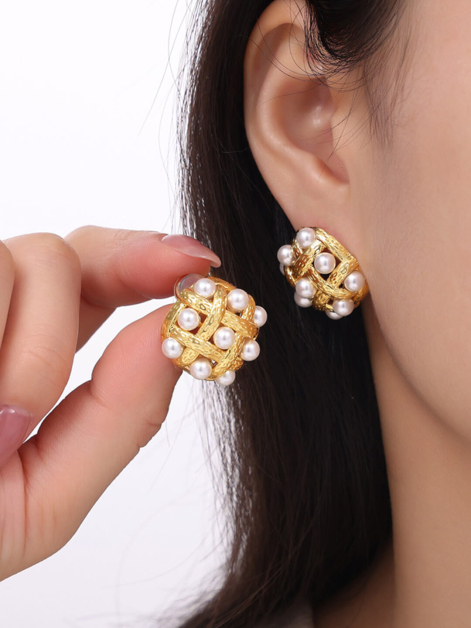 Hollow Shell Pearl Earrings